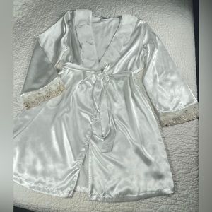🔥Linea Donatella Satin Wrap Soft Silky Robe With Belt Women L/XL Coquette Glam